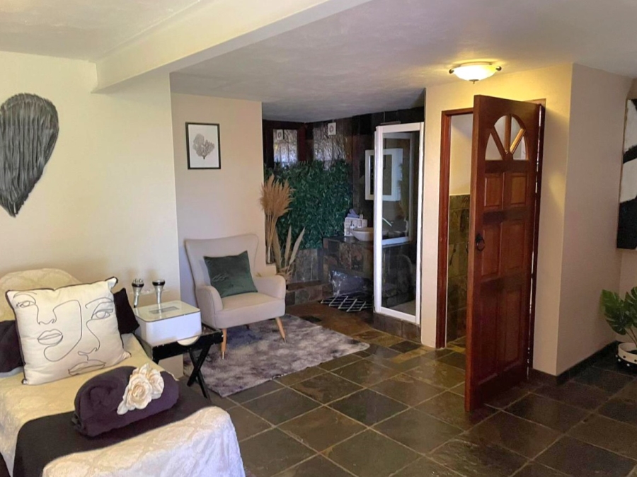 5 Bedroom Property for Sale in Hartenbos Heuwels Western Cape